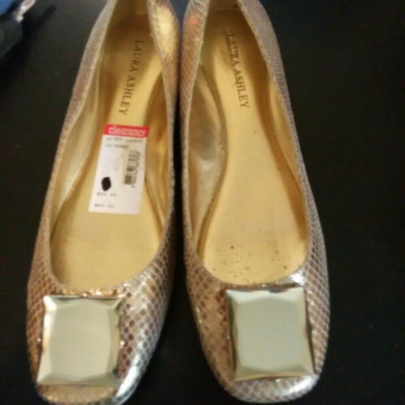 Gold flats