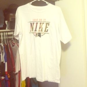 NIKE CAMO LOGO SIZE M