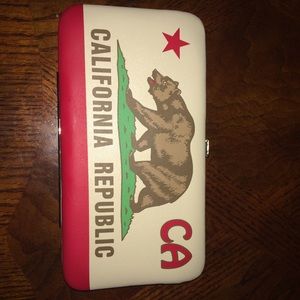 CALIFORNIA Wallet!