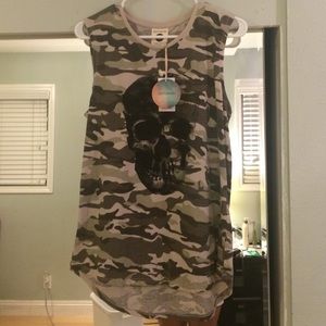 Camo shirt with skull .