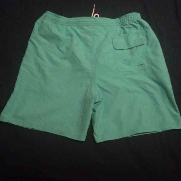 Men's Vineyard Vines Large Swim Trunks - Picture 2 of 4