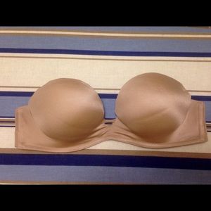 Cosmopolitan Strapless Push up bra!