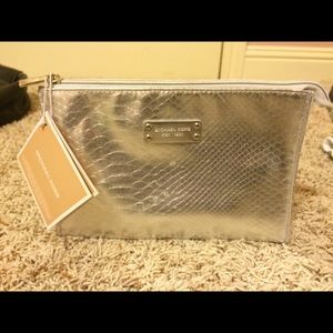 MICHAEL KORS make-up bag (original tag attached)