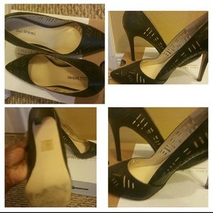 Black Pumps