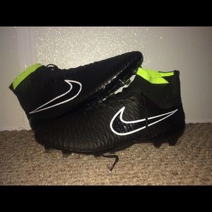 Nike Magista