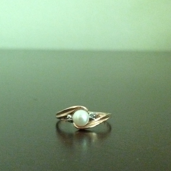 Real Pearl Ring - Picture 1 of 4