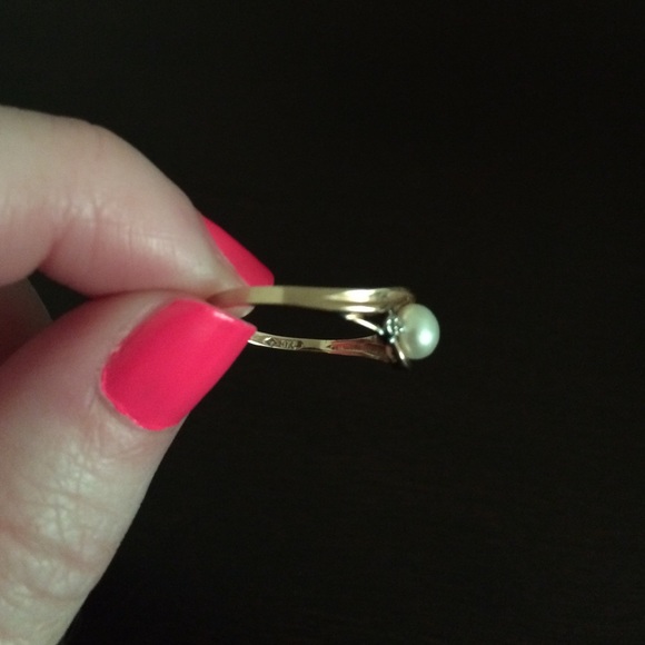Real Pearl Ring - Picture 2 of 4