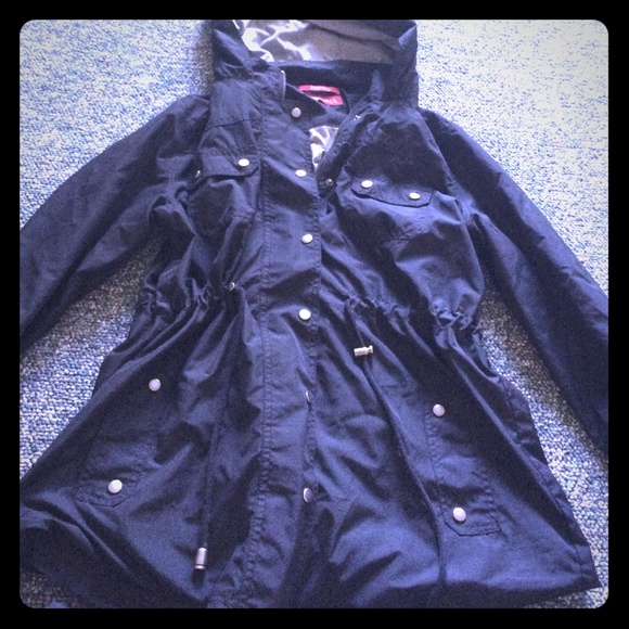 Light weight rain coat
