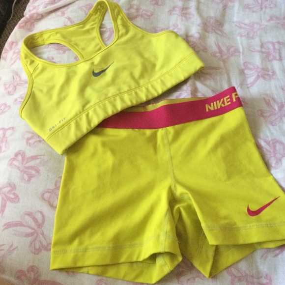 Nike Pro Dri-Fit Sports Bra and Spandex Set - Picture 1 of 3