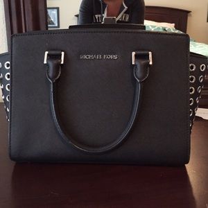Back for sale! Brand new MK Selma black bag