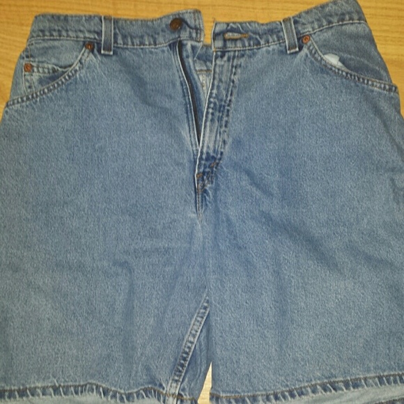 Levis short