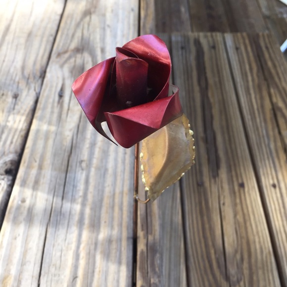 Beautiful Brass & Bronze Roses - Picture 2 of 3