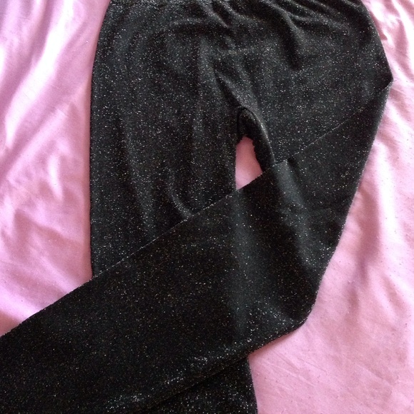Shinny Black Fashionable Leggings!