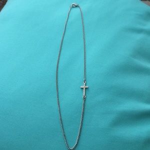 Side cross necklace in silver