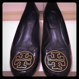 Tory burch Pumps SZ 9 gold/black TB emblem