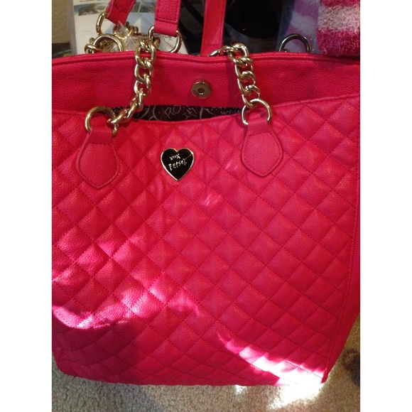 Pink Quilted Betsey Johnson Purse 💕