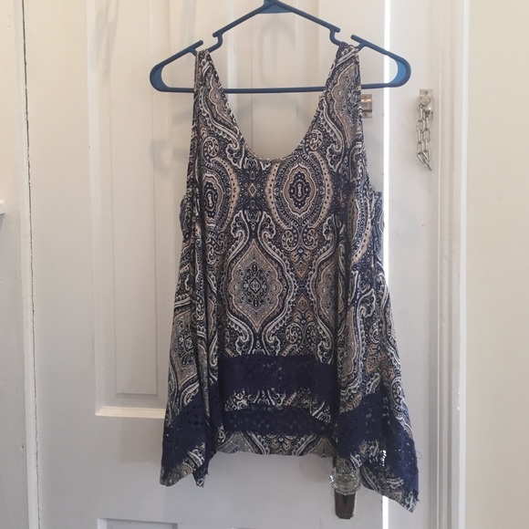 Beautiful flowy tank top - Picture 4 of 4
