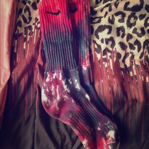 Still available 😊