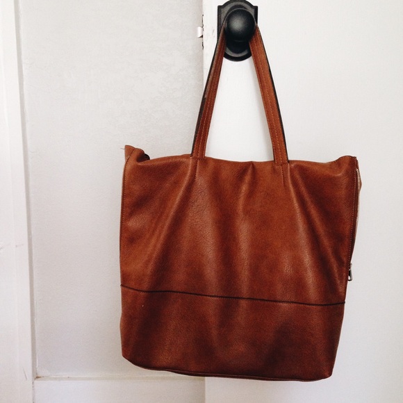 Forever 21 Handbags - Vegan Leather Tote