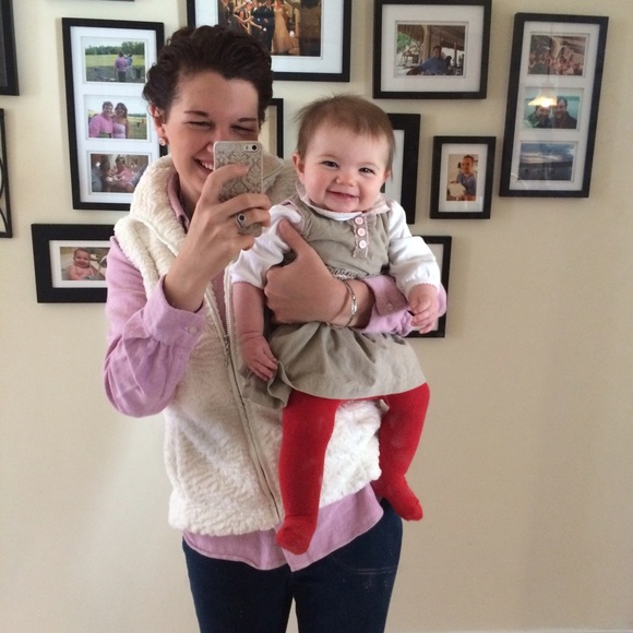 Welcome+About Me🍍 - Picture 2 of 3