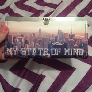NWOT Adorable NYC themed wallet!