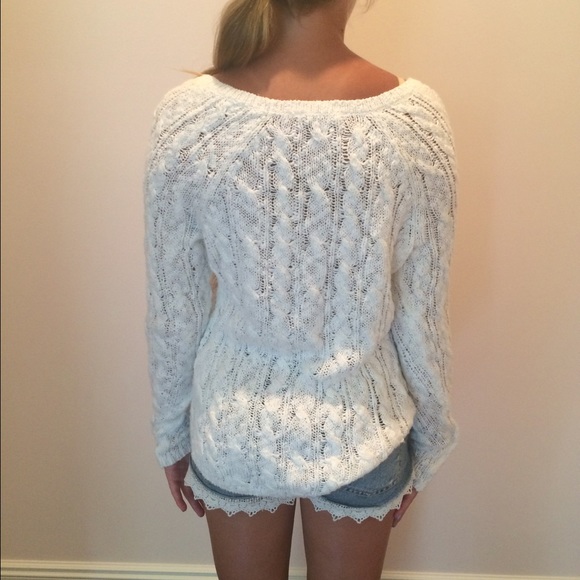 Cozy Abercrombie & Fitch Cablenit Sweater - Picture 4 of 4
