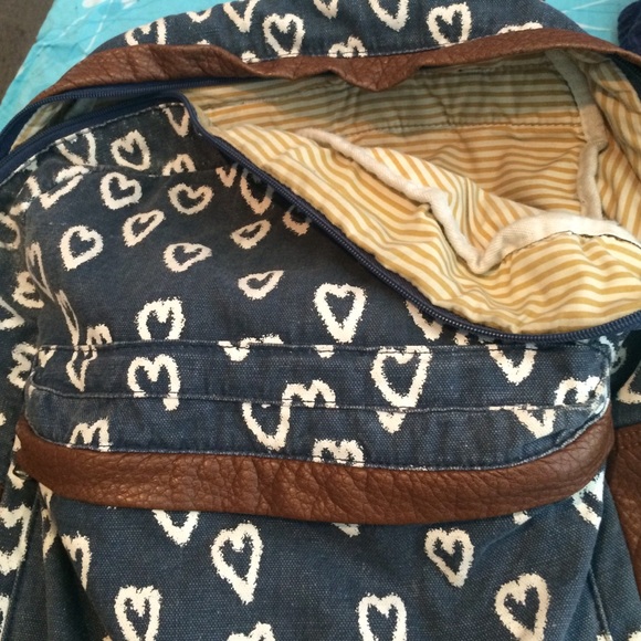 Billabong heart book bag - Picture 4 of 4