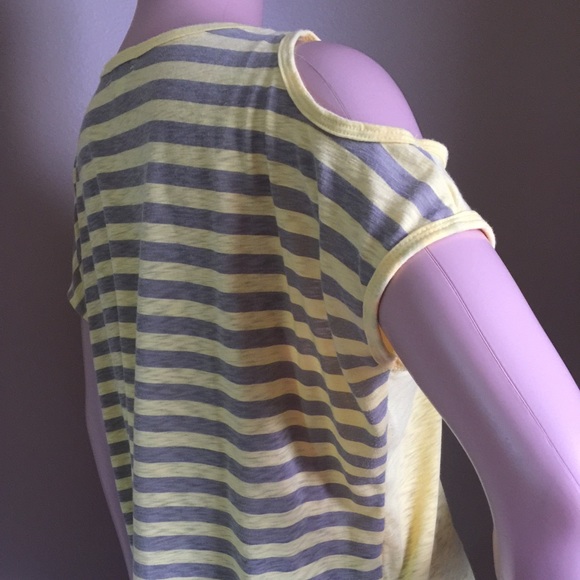 Cute summery high low top - Picture 2 of 3