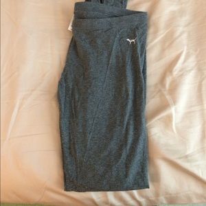 EUC gray VS leggings