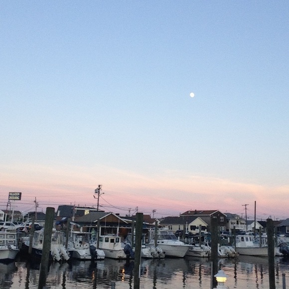 This is a beautiful picture of the boats! - Picture 1 of 1