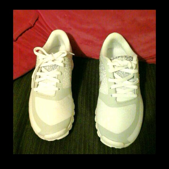 🚫SOLD🚫 White and silver Nike Free 5.0 custom 💎 - Picture 3 of 4