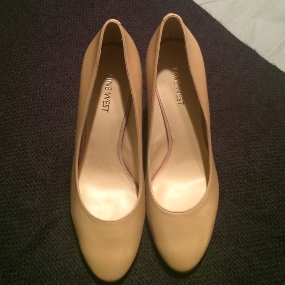 Nine West women's beige almond toe pumps