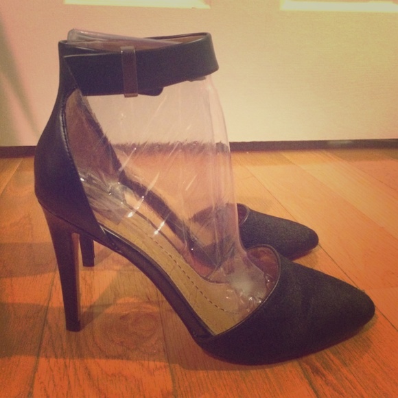 DV by Dolce Vita pointed toe ankle strap pumps