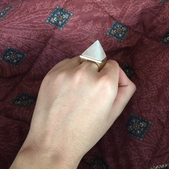 Pyramid ring