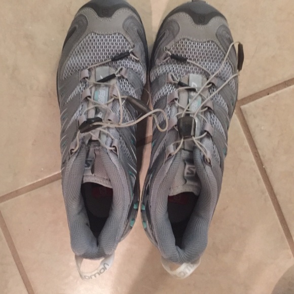 salomon tennis shoes