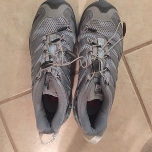 salomon tennis shoes