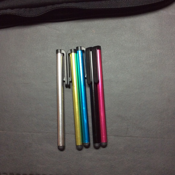 iPad and iPhone stylus pack.   (N)