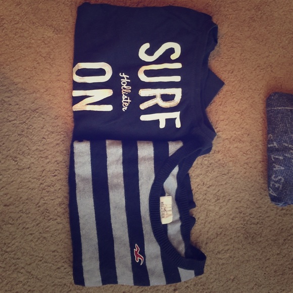 Bundle two hollister sweaters for $35 or $17 each - Picture 1 of 3