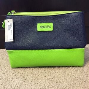.Kenneth Cole REACTION makeup bag.