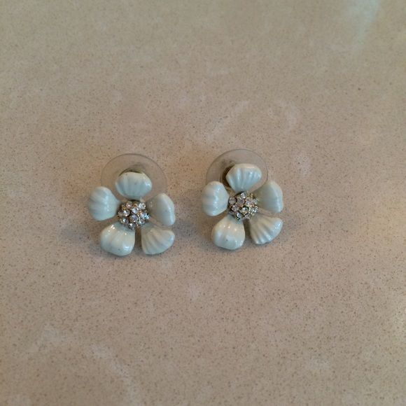 Gorgeous flower earrings!