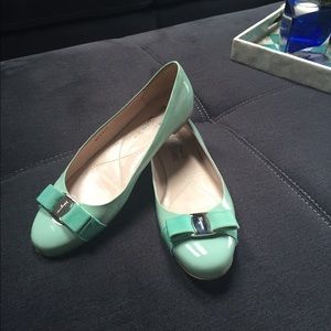 ❤️❤️sold❤️❤️Salvatore Ferragamo flats size 10