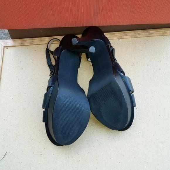 Strap heels - Picture 3 of 3