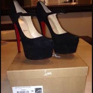 Size 8 lady daf christian louboutin