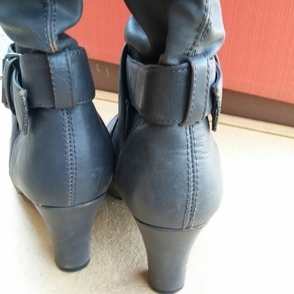 Boots - Picture 2 of 4