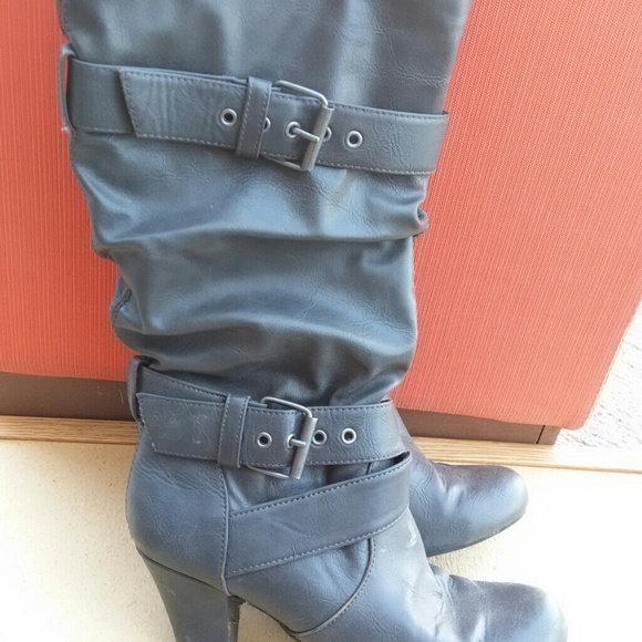 Boots - Picture 3 of 4