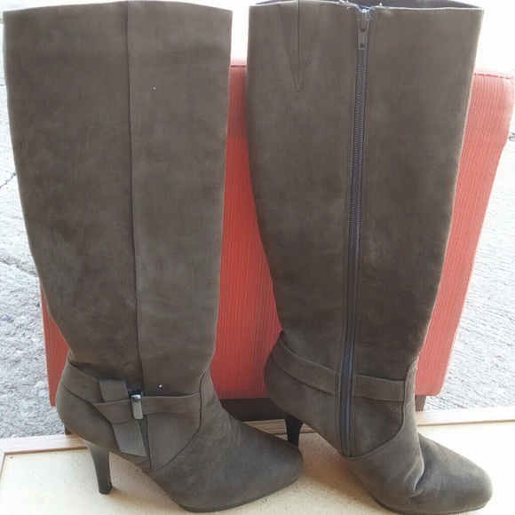 Boots - Picture 1 of 3