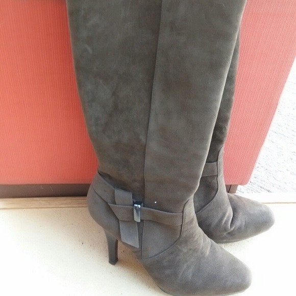 Boots - Picture 2 of 3