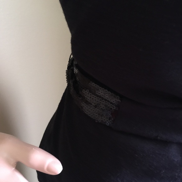 Cute black top - Picture 3 of 4