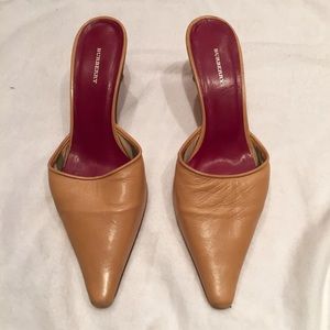 Burberry Brown leather Heels!