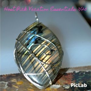 💎Handmade wire wrapped Labradorite pendant💎